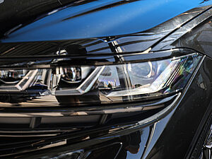 Volkswagen Touareg R-Line 3.0 V6 TDI 4M 36 navigation