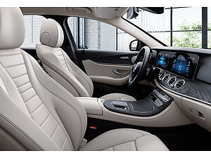 Mercedes-Benz E 300 e AMG Sport 8 navigation