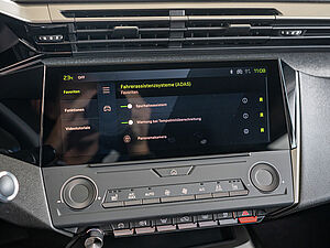 Peugeot 308 SW Allure BlueHDi 130 EAT8 10 navigation
