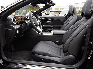 Mercedes-Benz CLE 180 Cabrio 9 navigation