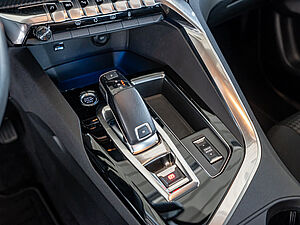 Peugeot 3008 Active Pack PT130 12 navigation