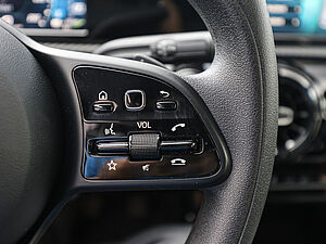Mercedes-Benz A 250 e 22 navigation