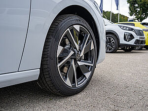 Peugeot 308 Allure PureTech 130 EAT8 5 navigation