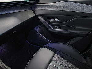 Peugeot 308 Allure BlueHDi 130 EAT8 16 navigation