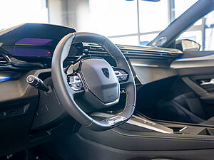 Peugeot 308 SW GT Plug-In HYBRID 180 e-EAT8 20 navigation