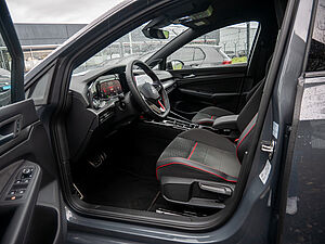 Volkswagen Golf VIII GTI Clubsport 2.0 TSI DSG 10 navigation