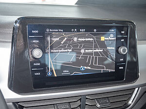 Volkswagen T-Roc Life 1.5 l TSI DSG 11 navigation