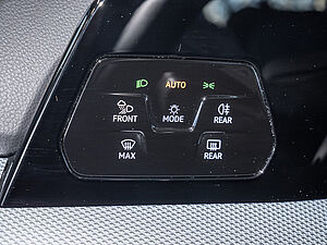 Volkswagen Golf VIII Variant GOAL 2,0 l TDI DSG 20 navigation