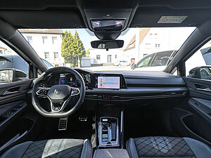 Volkswagen Golf VIII Variant R-Line 1,5 l eTSI DSG 9 navigation