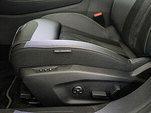 Peugeot 408 GT HYBRID 145 e-DSC6 31 navigation