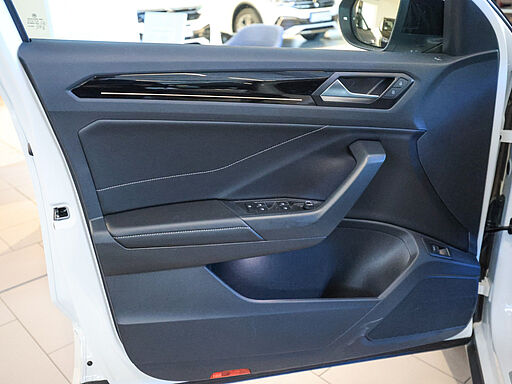 Volkswagen T-Roc R-Line 1.5l TSI DSG 31