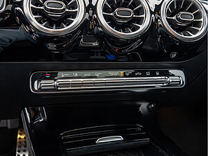 Mercedes-Benz CLA 250 SB e AMG Sport Premium 12 navigation
