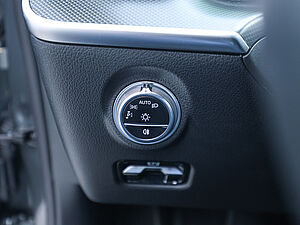 Mercedes-Benz C 180 T Avantgarde Advanced 27 navigation