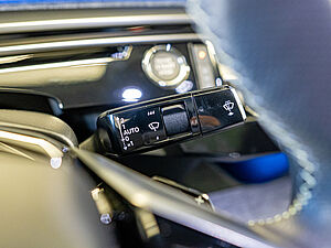 Peugeot 3008 GT HYBRID 136 e-DSC6 NEUES MODELL 17 navigation