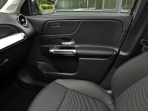 Mercedes-Benz GLB 200 d Progressive Advanced 14 navigation