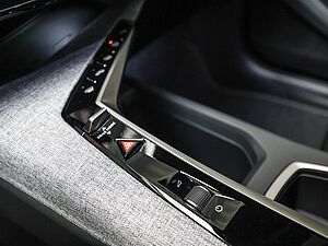 Peugeot 3008 Allure HYBRID 145 e-DSC6 16 navigation
