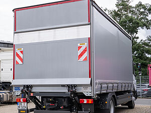 Mercedes-Benz Atego 1224 L Curtainsider Schiebeplane li/re Ladebordwand BigSpace 3 navigation