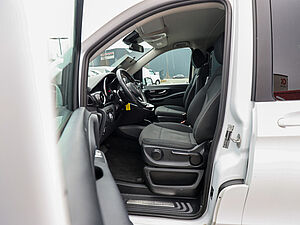 Mercedes-Benz V 220 d RISE 10 navigation