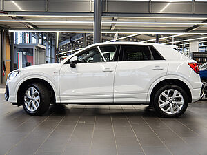 Audi Q2 35 TFSI S line 6 navigation