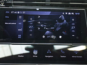 Peugeot 308 SW Allure HYBRID 136 e-DSC6 13 navigation