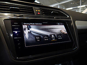 Volkswagen Tiguan Allspace 2.0 TSI 4M DSG 17 navigation