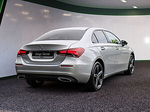 Mercedes-Benz A 250 e Limousine 3 navigation