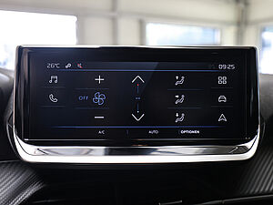 Peugeot 2008 STYLE HYBRID 145 e-DSC6 12 navigation