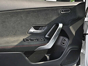 Mercedes-Benz A 200 Limo AMG Sport Advanced Plus 31 navigation
