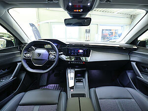 Peugeot 308 SW Allure HYBRID 136 e-DSC6 6 navigation