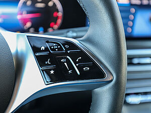 Mercedes-Benz V 300 d AVANTGARDE Extralang 19 navigation