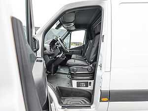 Mercedes-Benz Sprinter 317 CDI KA L3H2 9 navigation