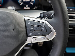Volkswagen Golf VIII Goal 2,0 l TDI DSG 17 navigation