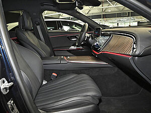 Mercedes-Benz E 300 e AMG Sport Advanced Plus 3 navigation