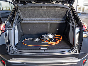 Peugeot 2008 e-Allure Elektromotor 136 22 navigation
