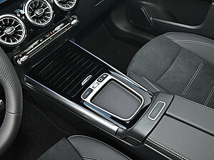 Mercedes-Benz GLA 200 AMG Line 12 navigation