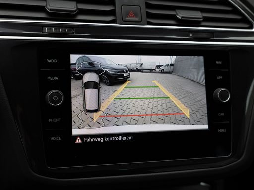 Volkswagen Tiguan Active 2.0 TDI DSG AHK Abstandstemp. L 15