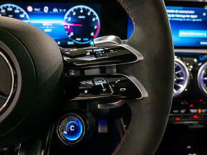 Mercedes-Benz CLA 35 AMG 4M Aero Performance 16 navigation