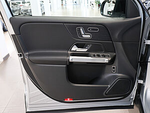 Mercedes-Benz GLB 250 4M Progressive 32 navigation