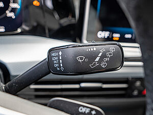 Volkswagen Golf VIII Goal 2,0 l TDI DSG 19 navigation