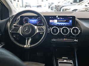 Mercedes-Benz B 220 d Progressive Advanced 9 navigation