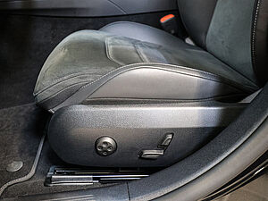 Mercedes-Benz E 220 d AMG Sport Advanced 31 navigation