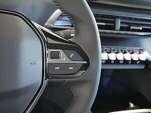 Peugeot 5008 Allure PT130 16 navigation