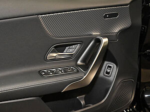 Mercedes-Benz A 250 e Progressive Advanced 27 navigation