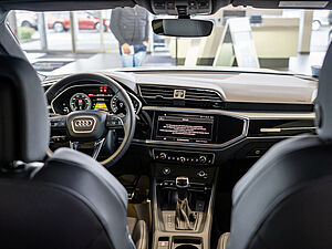 Audi Q3 S line 45 TFSI e S tronic 6 navigation