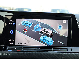Volkswagen Golf VIII GTI Clubsport DSG 16 navigation