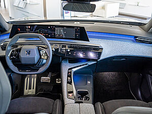 Peugeot 5008 GT HYBRID 136 e-DSC6 6 navigation