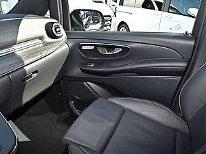 Mercedes-Benz V 300 d AVANTGARDE Extralang 15 navigation