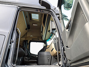 Mercedes-Benz Actros 1853 LS 4x2 F 13 2 navigation