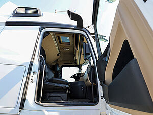 Mercedes-Benz Actros 1845 LS 4x2 F13 2 navigation