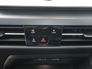 Volkswagen Golf VIII Goal 2,0 l TDI DSG 17 navigation
